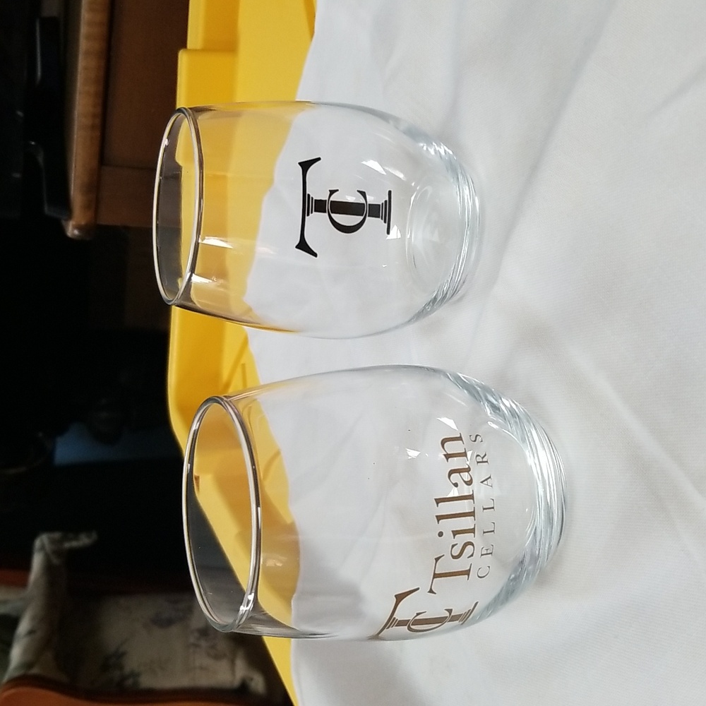 🥛TWO STEMLESS WINE GLASSES